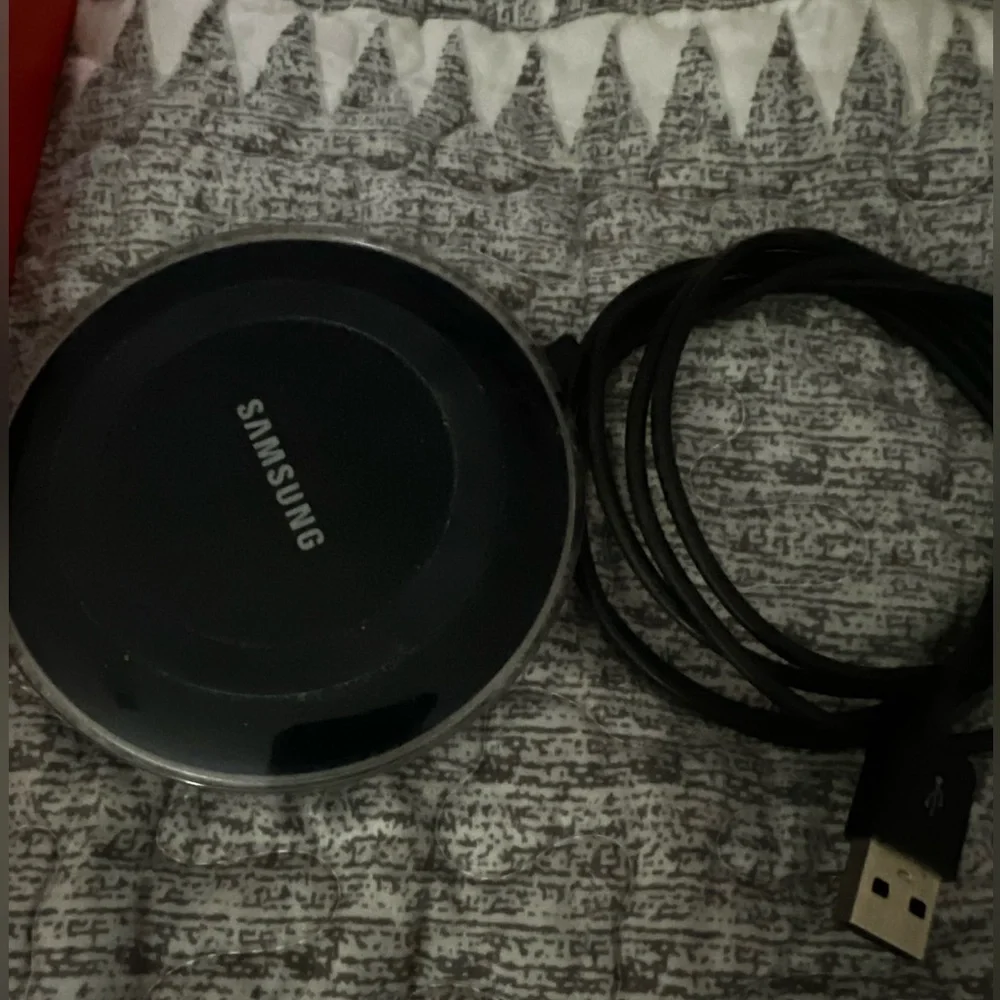 Samsung Wireless Charger with USB Cable